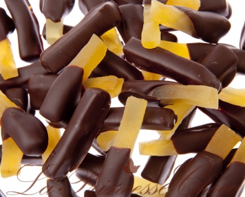 Цукаты имбиря в темном шоколаде 66%
