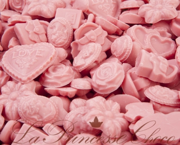 Розовый фигурный шоколад со вкусом клубники 1000 г